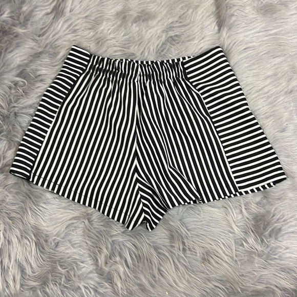 Don't Ask Why Striped Skorts One Size - Picture 5 of 7